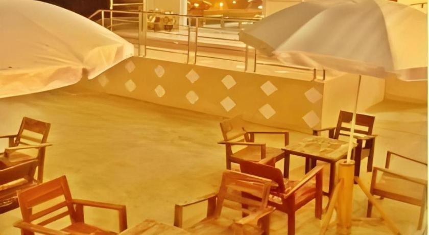 107 Tower Hotel נאן מראה חיצוני תמונה